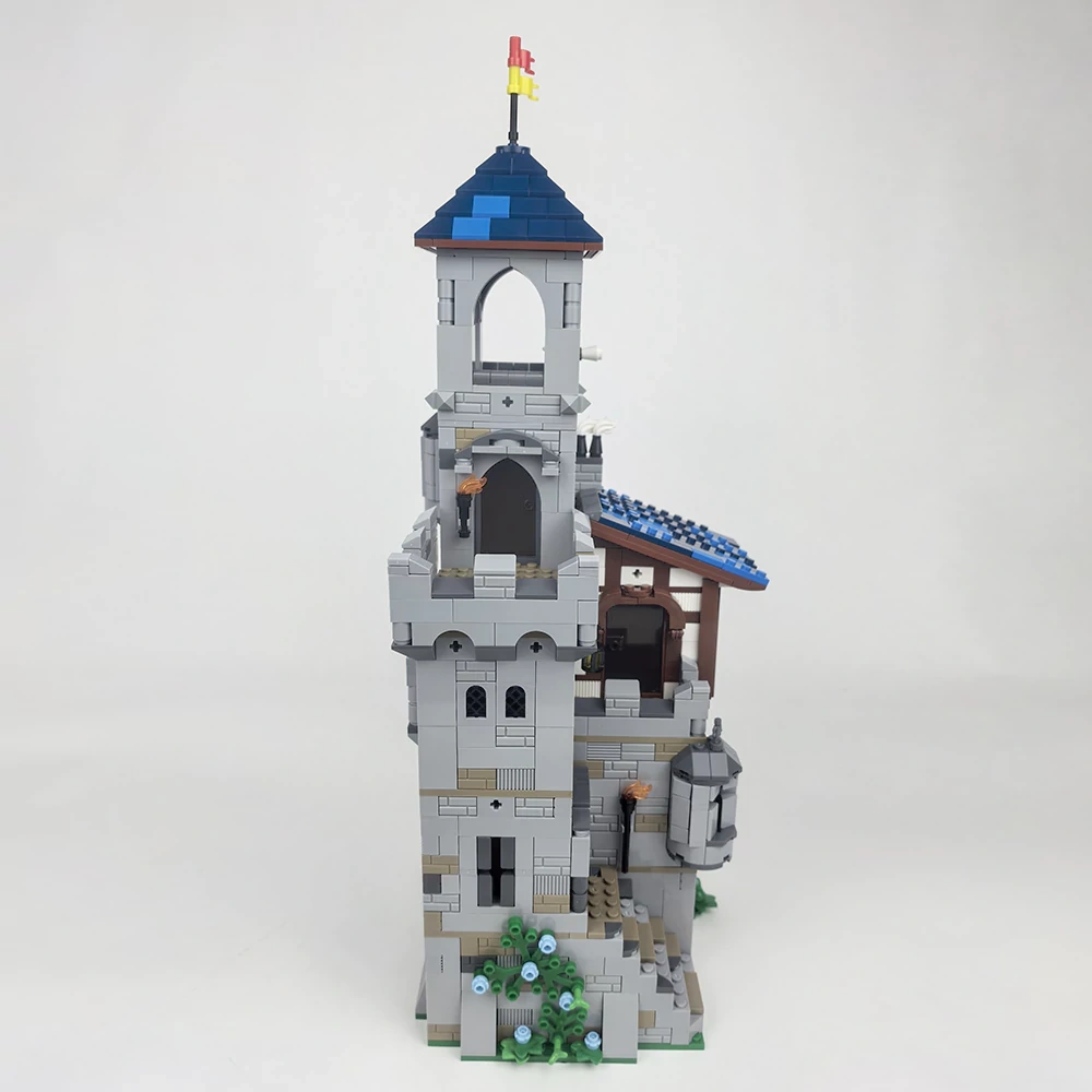 Studio MOC 92106 Modular Castle's Keep