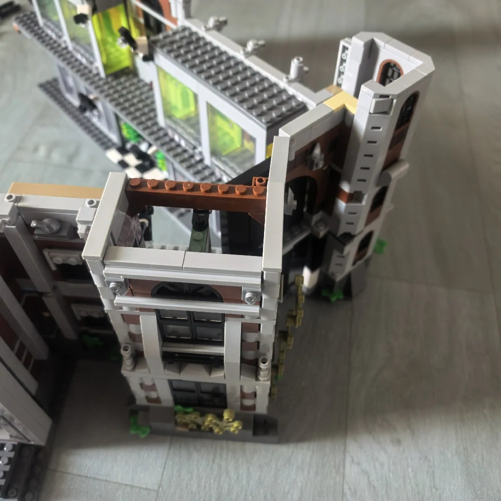 MOC 158329 Modular Arkham Asylum