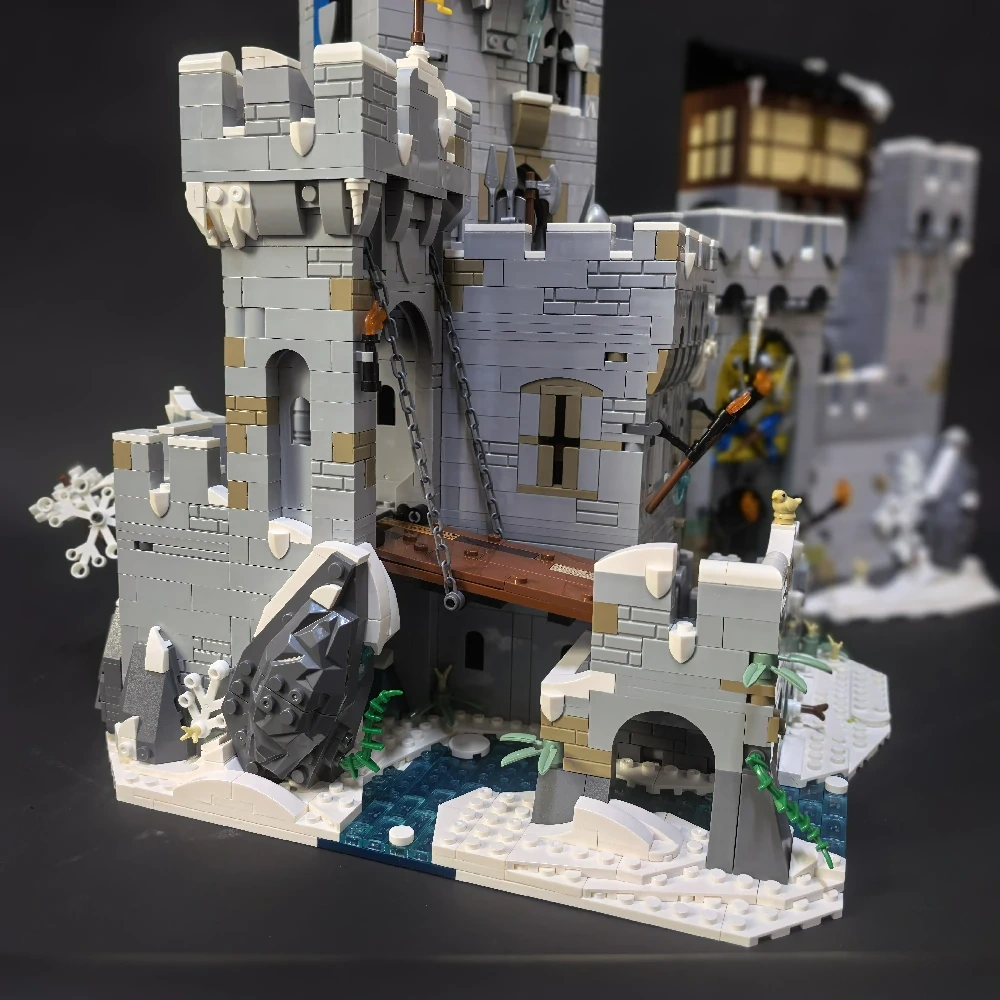 MOC 910029 Mountain Fortress