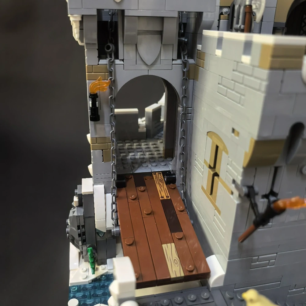 MOC 910029 Mountain Fortress