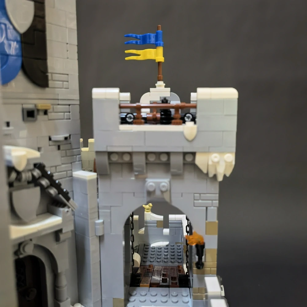 MOC 910029 Mountain Fortress