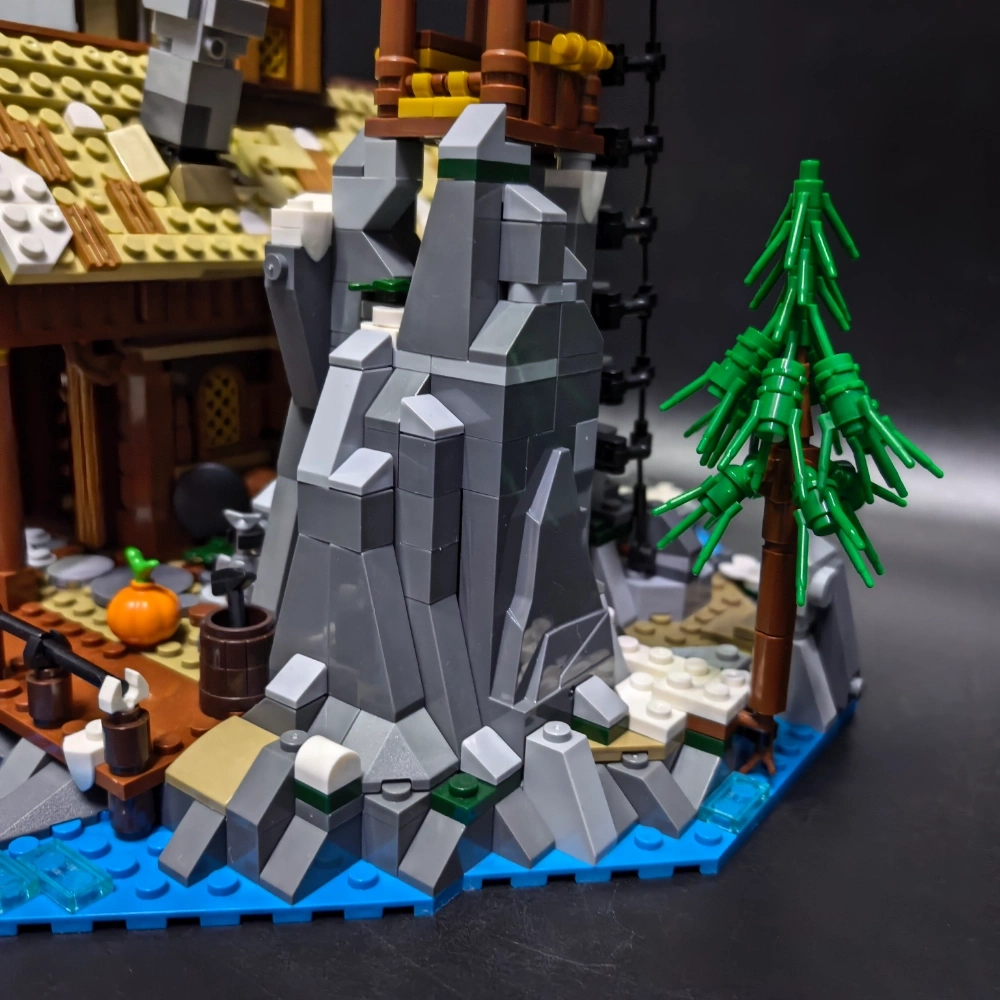 MOC 185525 Viking Port House