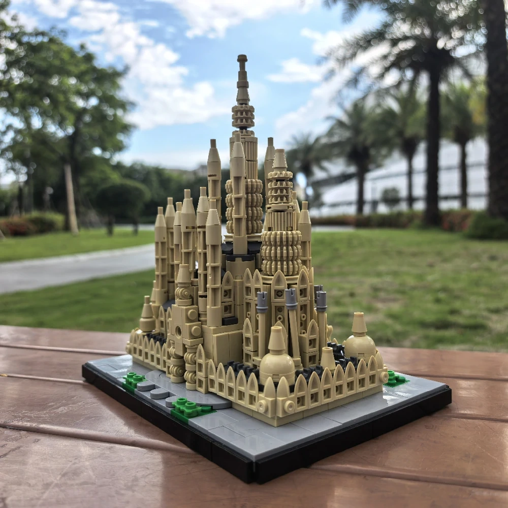 MOC 23119 Sagrada Família