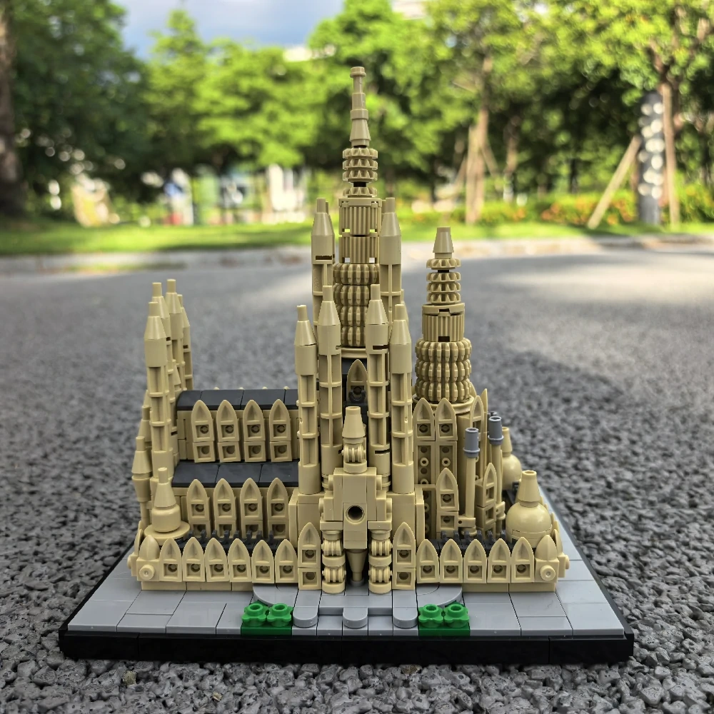 MOC 23119 Sagrada Família