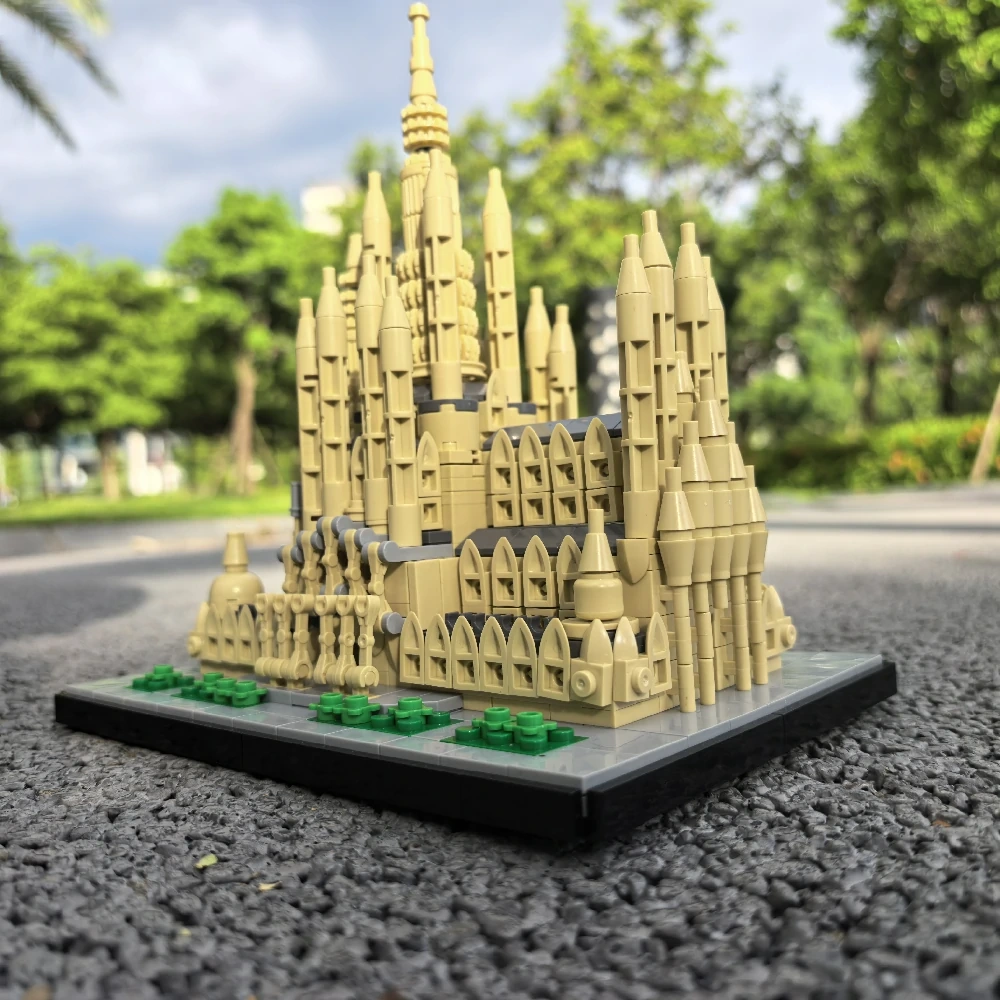 MOC 23119 Sagrada Família