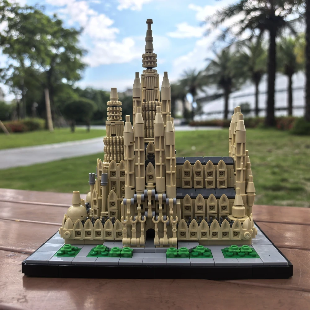 MOC 23119 Sagrada Família