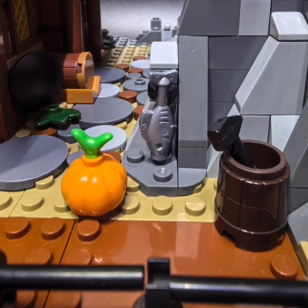 MOC 185525 Viking Port House