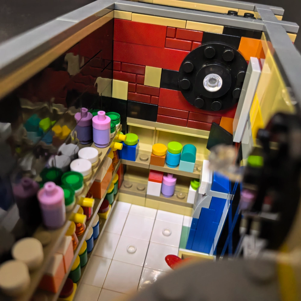 Studio 208279 Spider-Man Apt Deli Modification Of Set 76311