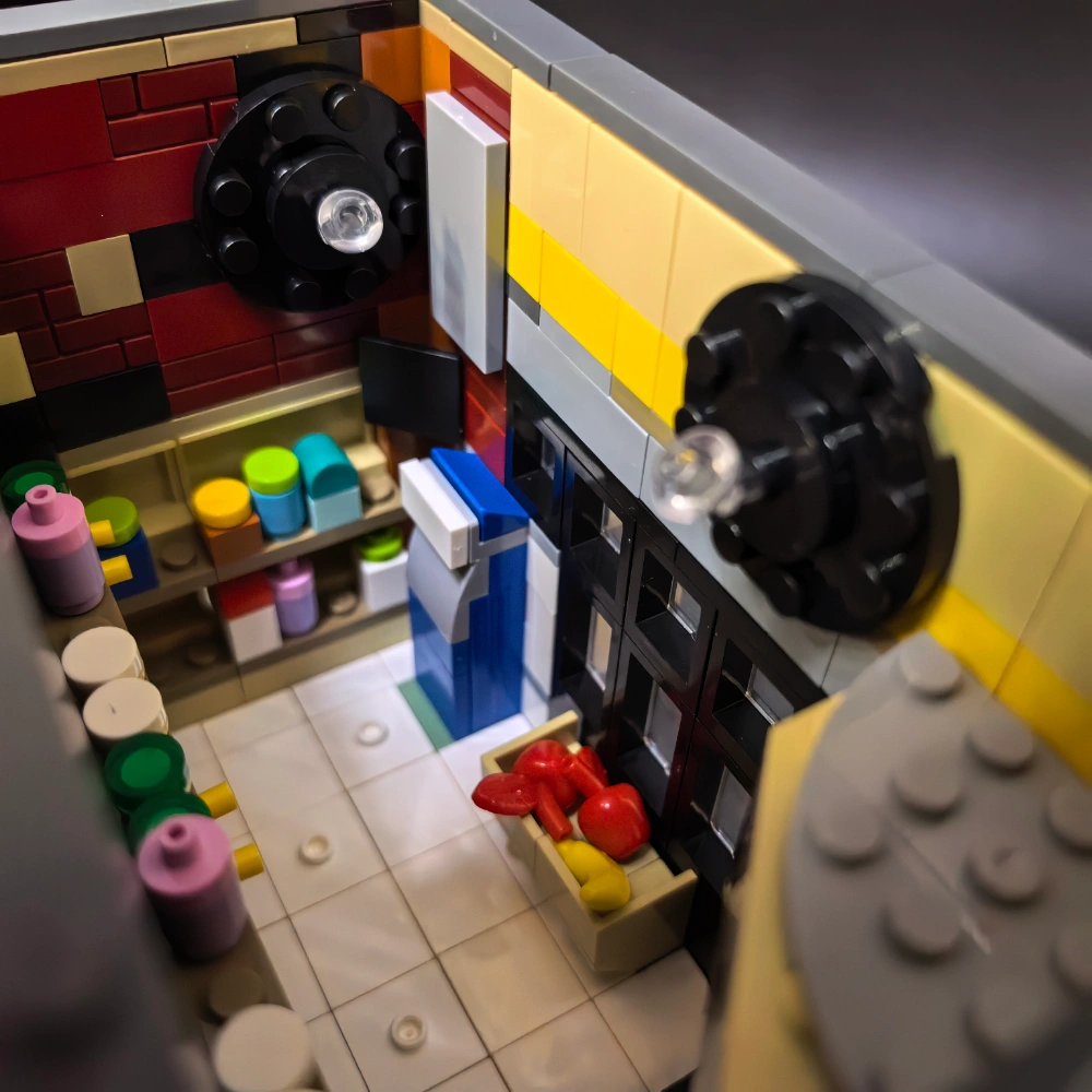 Studio 208279 Spider-Man Apt Deli Modification Of Set 76311