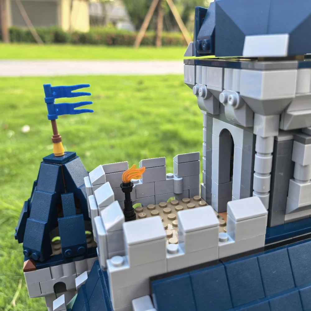 MOC 101775 Black Falcon Knight's Castle 31120 Medieval Castle Alternate Build