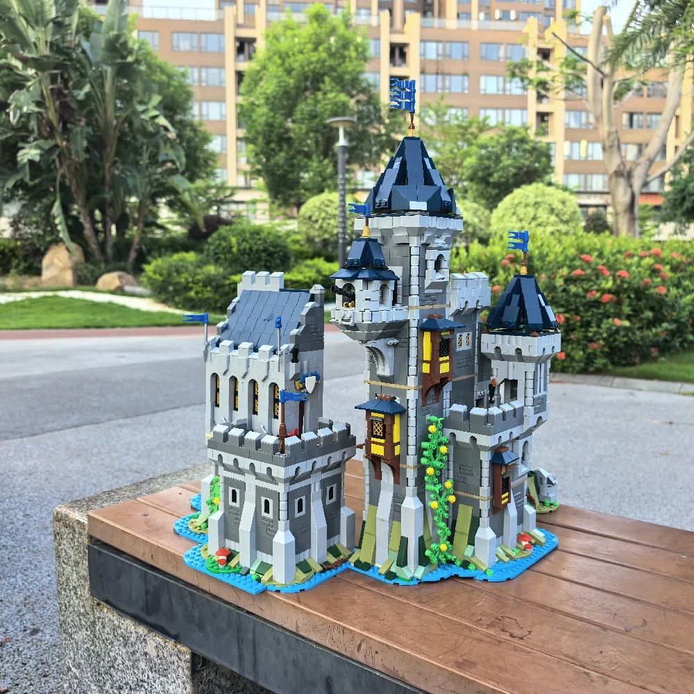 MOC 101775 Black Falcon Knight's Castle 31120 Medieval Castle Alternate Build
