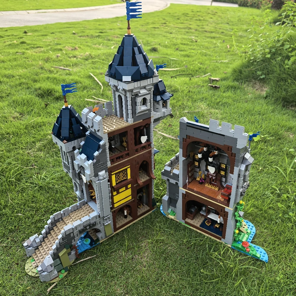 MOC 101775 Black Falcon Knight's Castle 31120 Medieval Castle Alternate Build