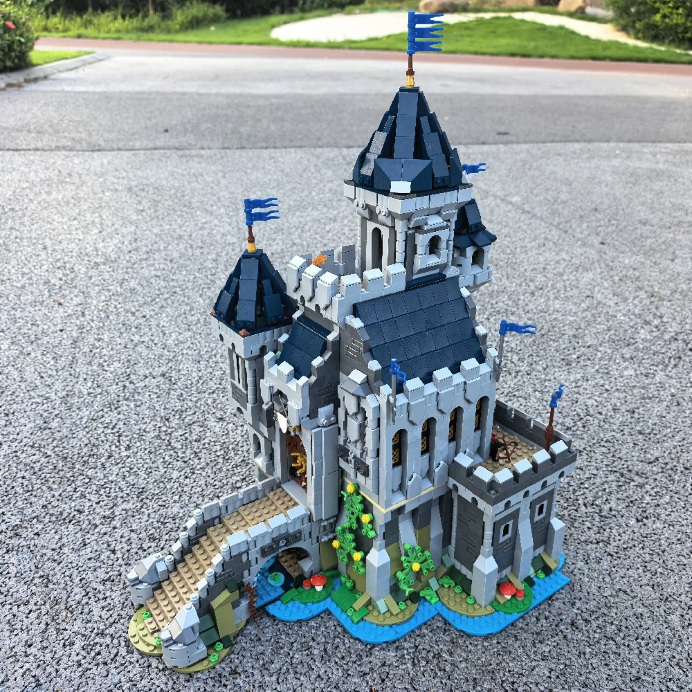 MOC 101775 Black Falcon Knight's Castle 31120 Medieval Castle Alternate Build