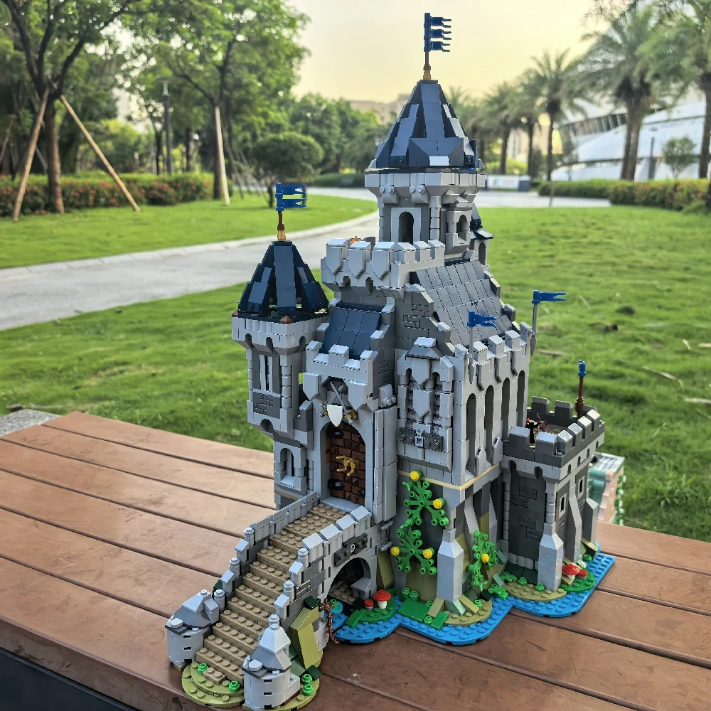 MOC 101775 Black Falcon Knight's Castle 31120 Medieval Castle Alternate Build