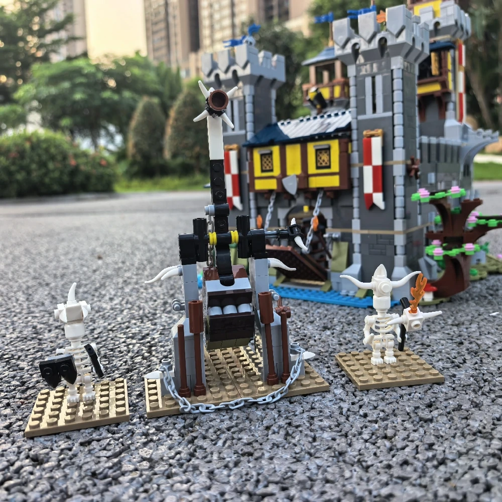 MOC 82242 Medieval Castle II Mod Combining Two 3-in-1 Castles 31120