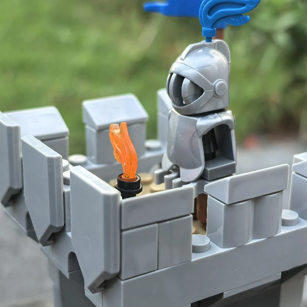 MOC 82242 Medieval Castle II Mod Combining Two 3-in-1 Castles 31120