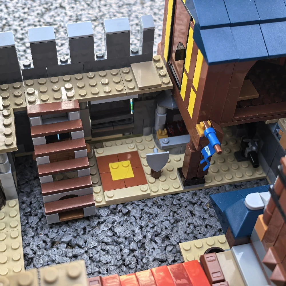 MOC 82242 Medieval Castle II Mod Combining Two 3-in-1 Castles 31120