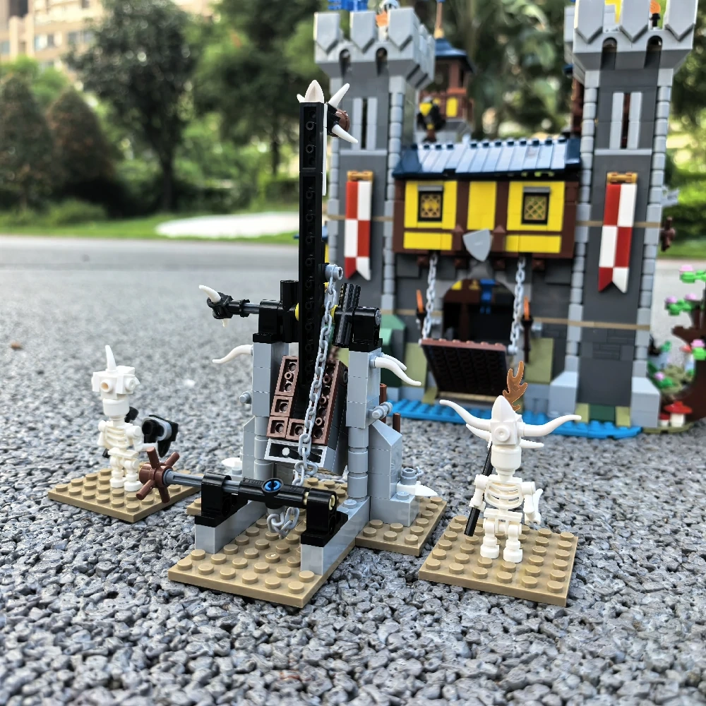 MOC 82242 Medieval Castle II Mod Combining Two 3-in-1 Castles 31120