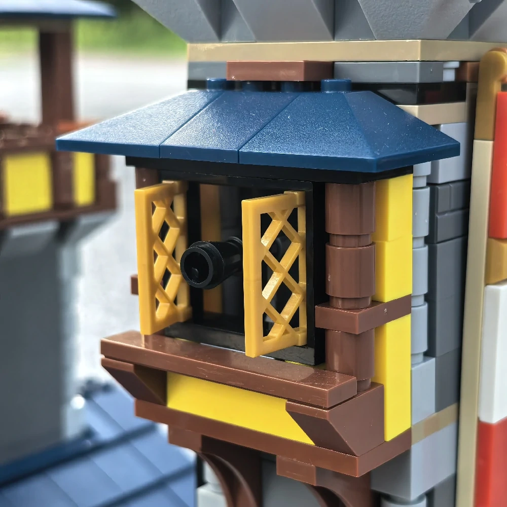 MOC 82242 Medieval Castle II Mod Combining Two 3-in-1 Castles 31120