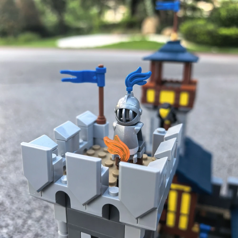 MOC 82242 Medieval Castle II Mod Combining Two 3-in-1 Castles 31120