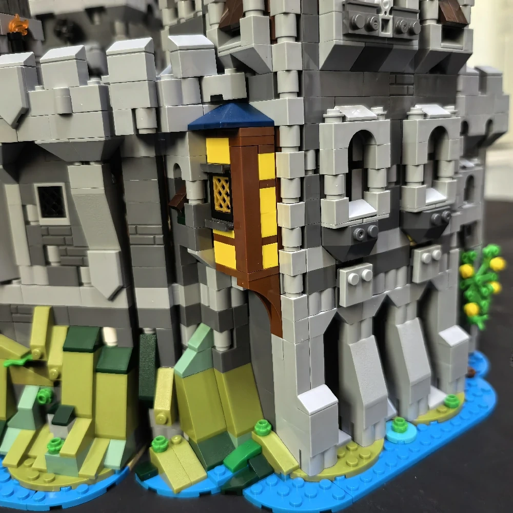 MOC 175505 Falcon Master's Castle