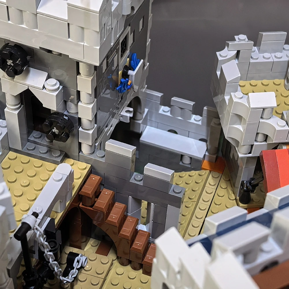 MOC 175505 Falcon Master's Castle