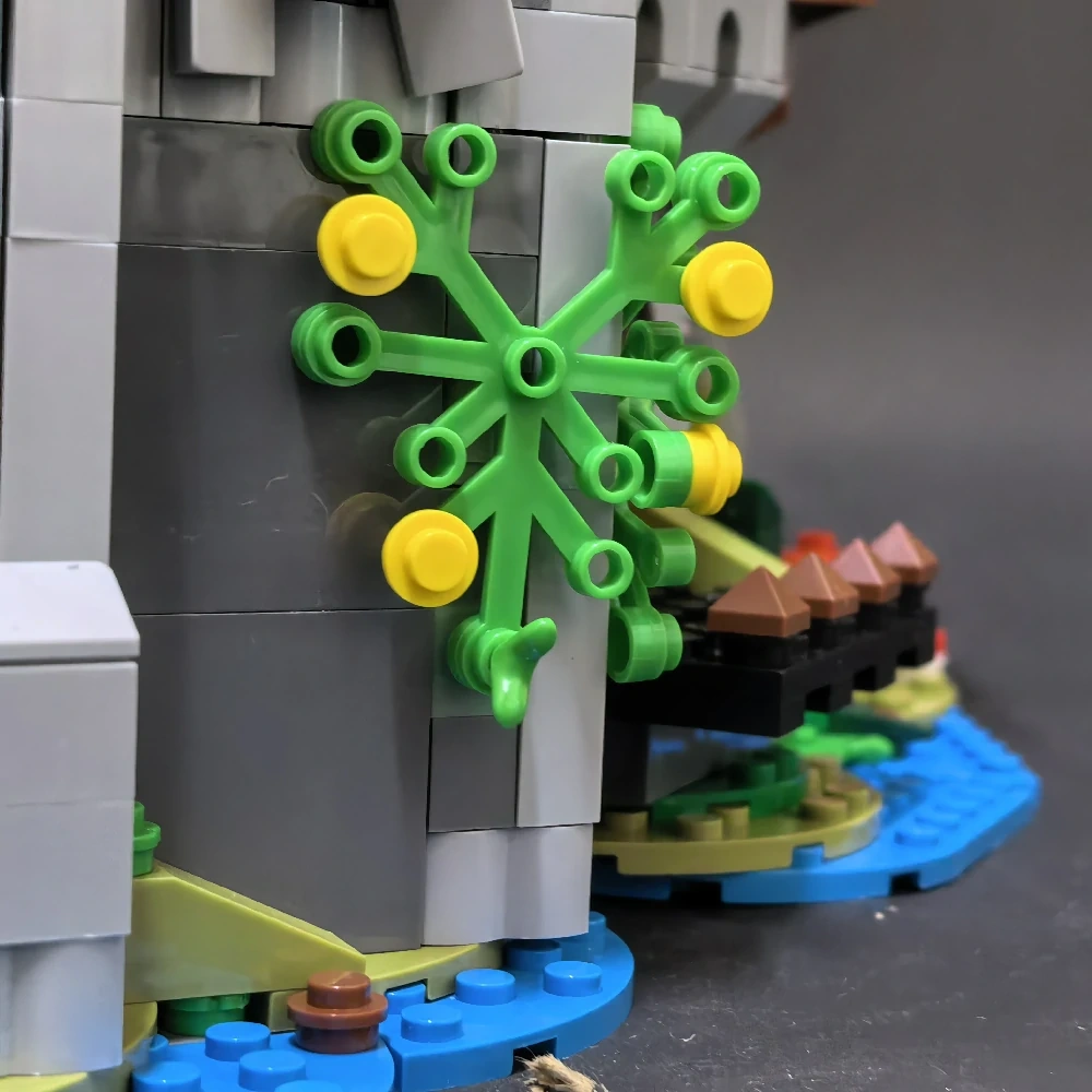 MOC 175505 Falcon Master's Castle