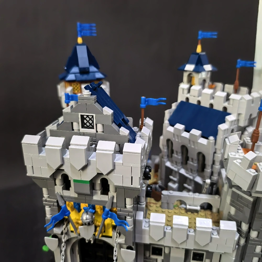 MOC 175505 Falcon Master's Castle