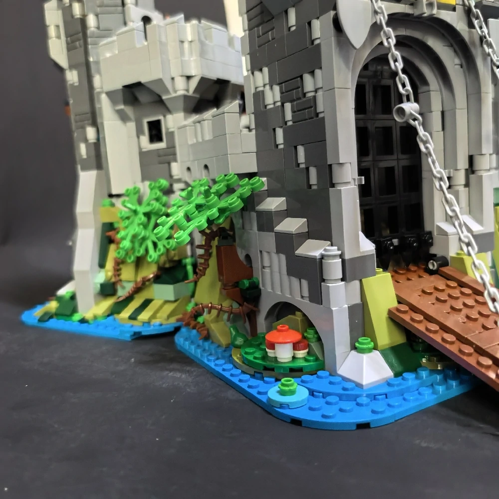 MOC 175505 Falcon Master's Castle