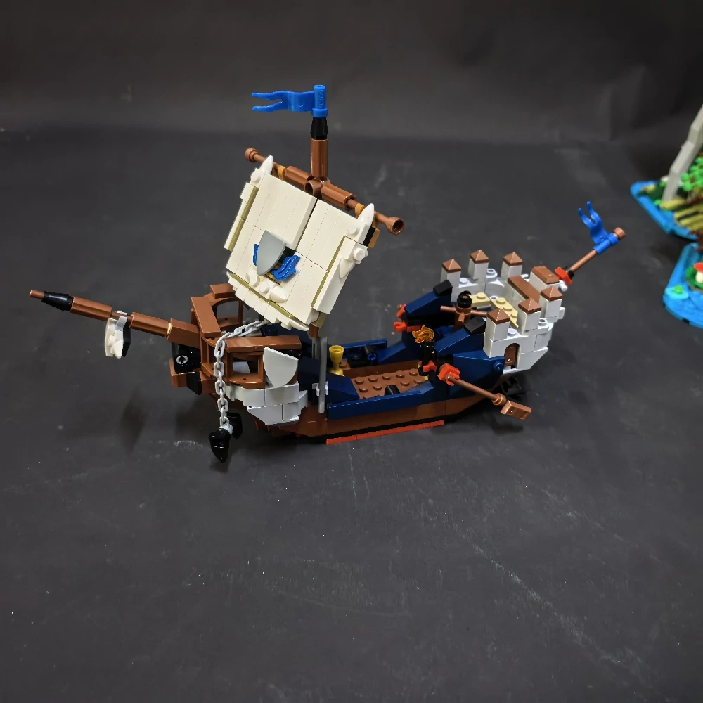 MOC 175505 Falcon Master's Castle