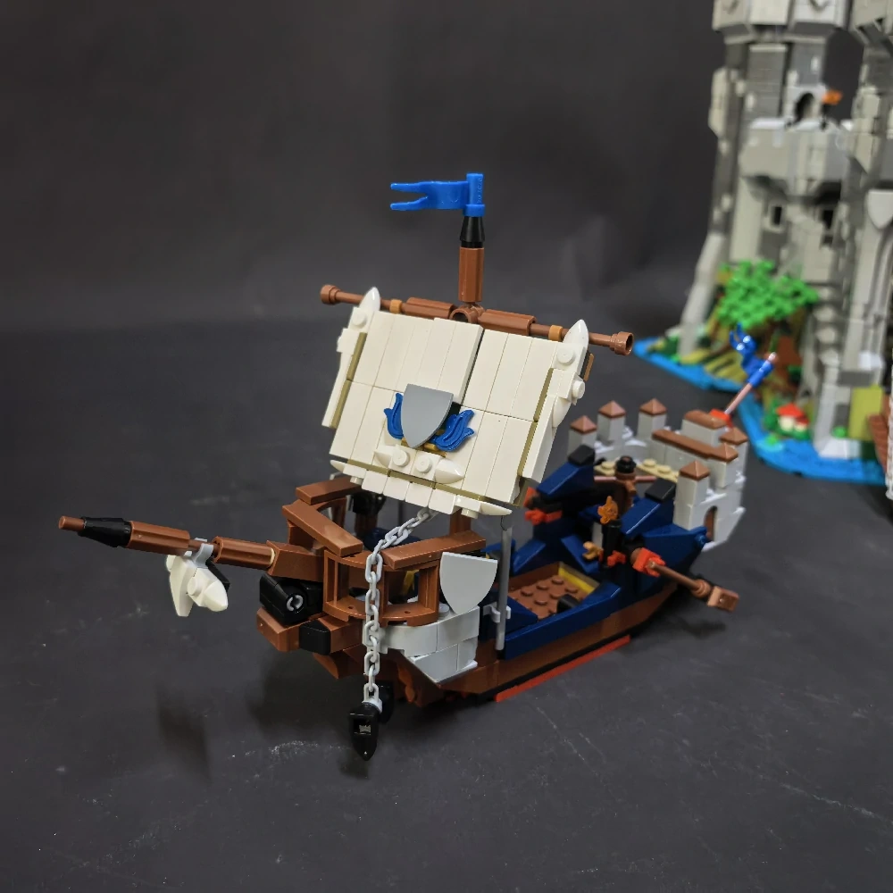 MOC 175505 Falcon Master's Castle