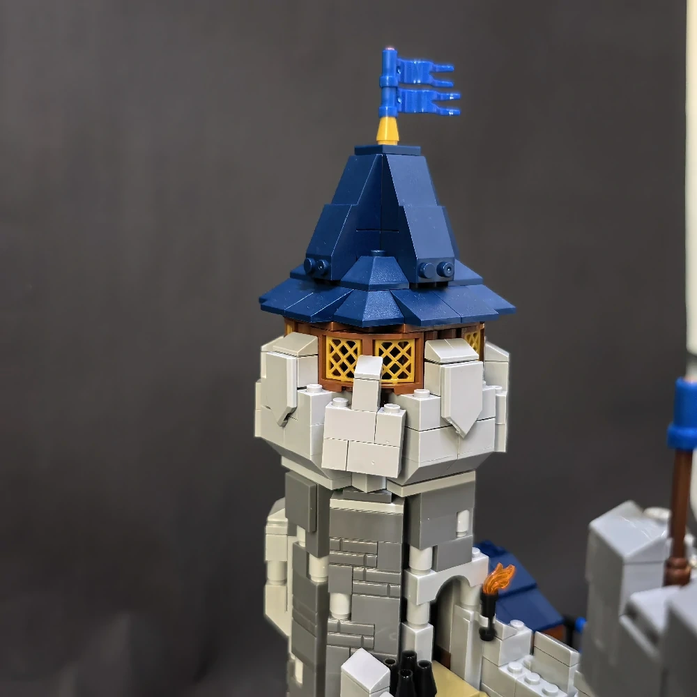 MOC 175505 Falcon Master's Castle