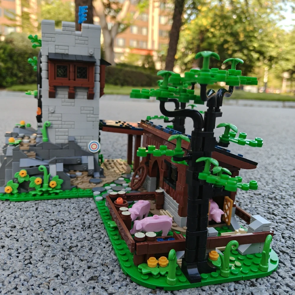 MOC 144453 Falcon's Watchtower