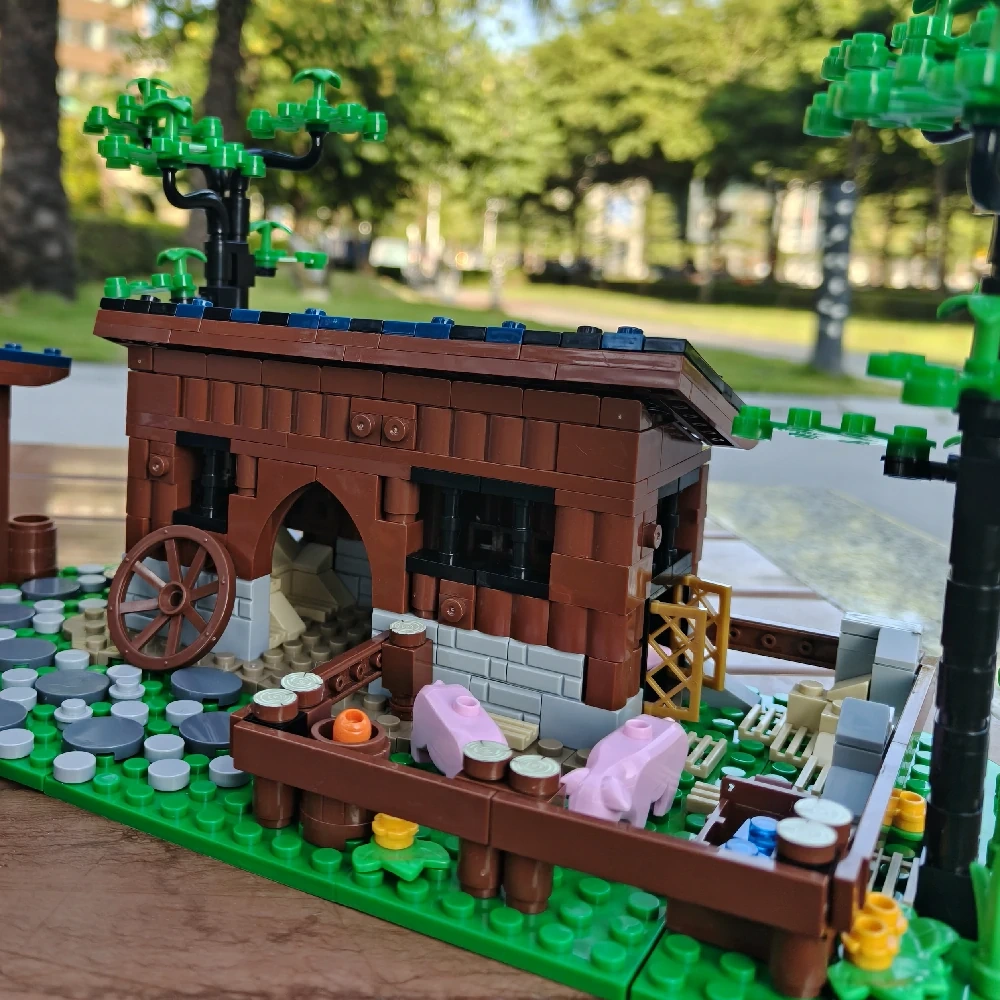 MOC 144453 Falcon's Watchtower