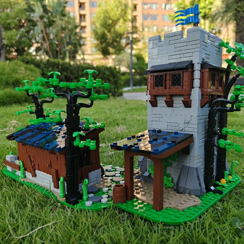 MOC 144453 Falcon's Watchtower