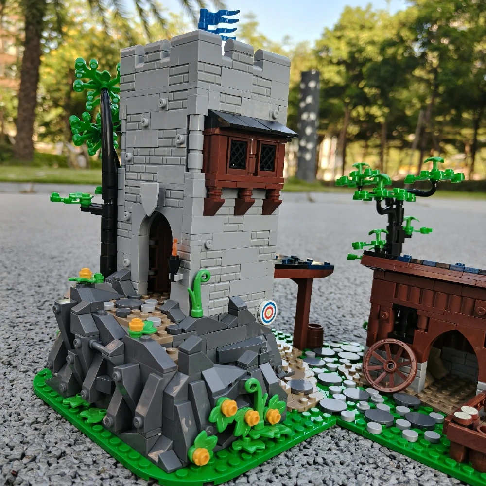 MOC 144453 Falcon's Watchtower