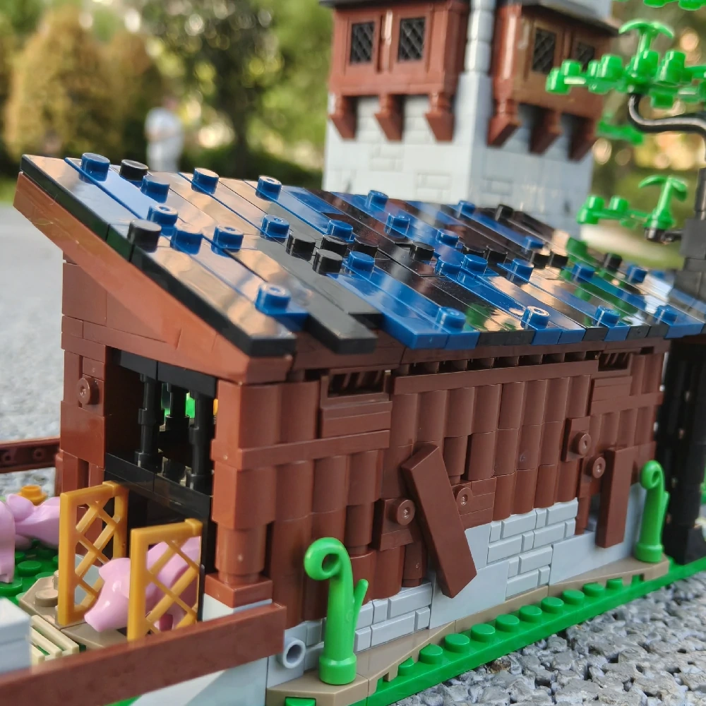 MOC 144453 Falcon's Watchtower