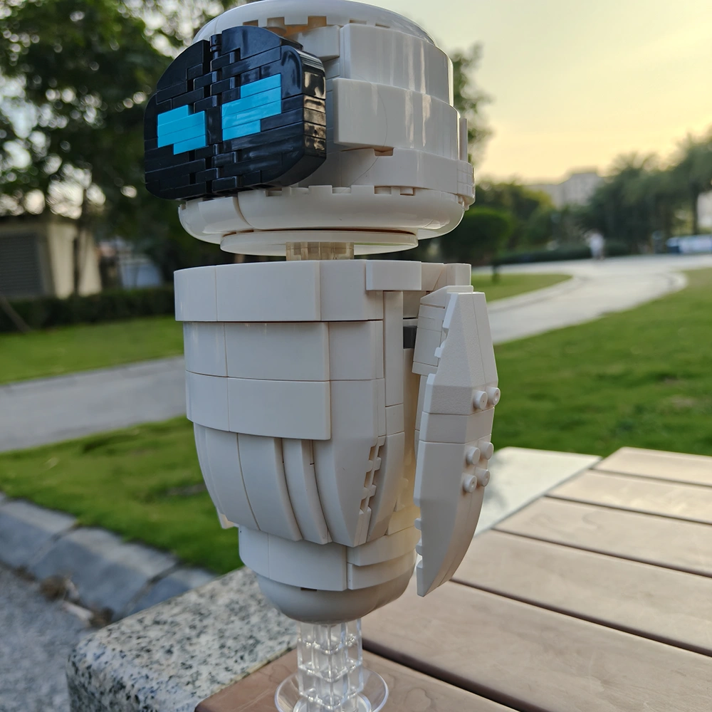 MOC 83312 EVE From WALL-E
