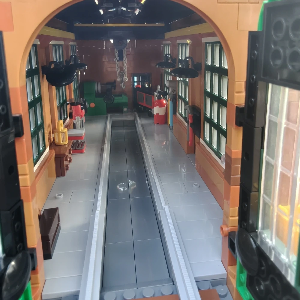MOC 910033 Old Train Engine Shed