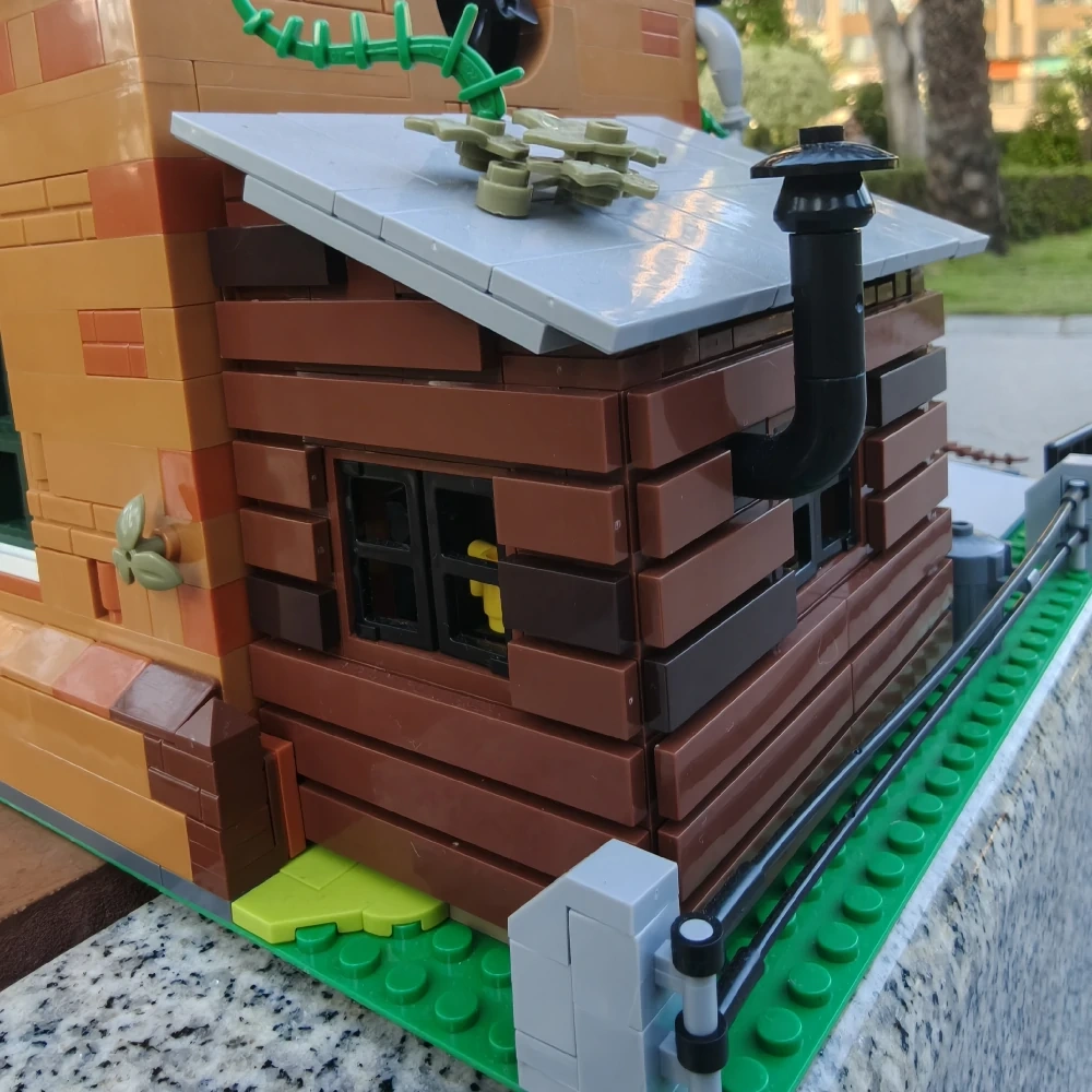 MOC 910033 Old Train Engine Shed