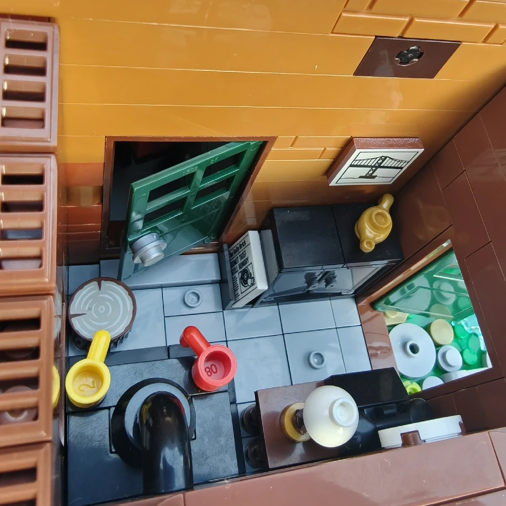 MOC 910033 Old Train Engine Shed