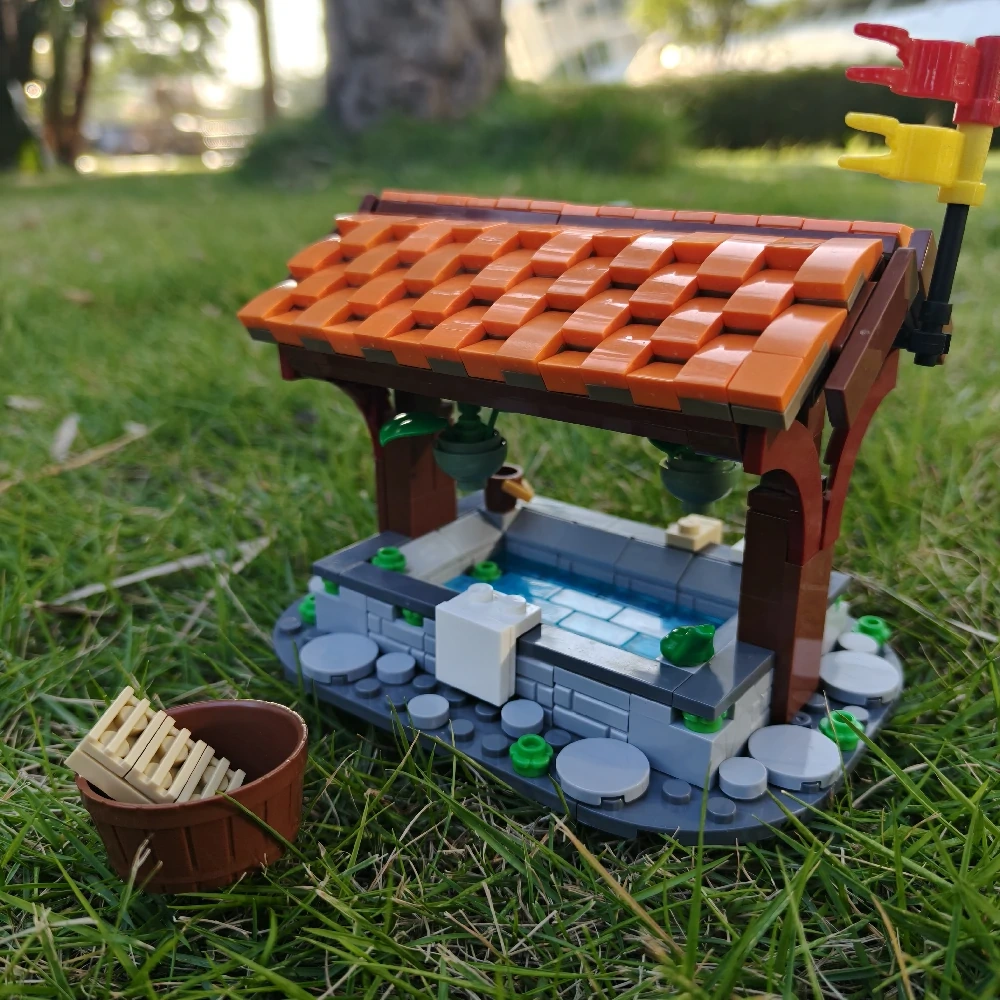MOC 122060 MEDIEVAL WASH HOUSE - CASTLE