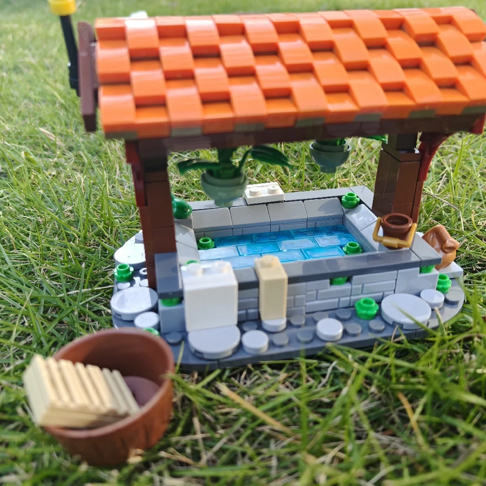 MOC 122060 MEDIEVAL WASH HOUSE - CASTLE