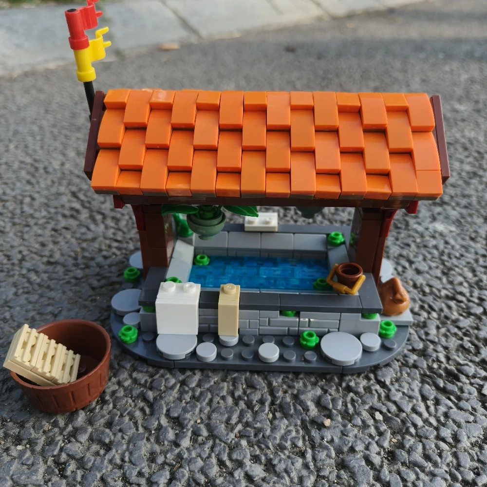 MOC 122060 MEDIEVAL WASH HOUSE - CASTLE