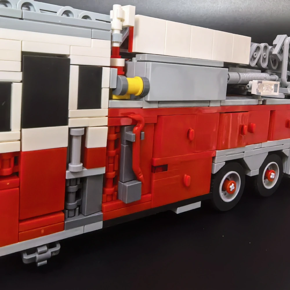 MOC 133201 FDNY - New York - Ladder 102 Bedford Express