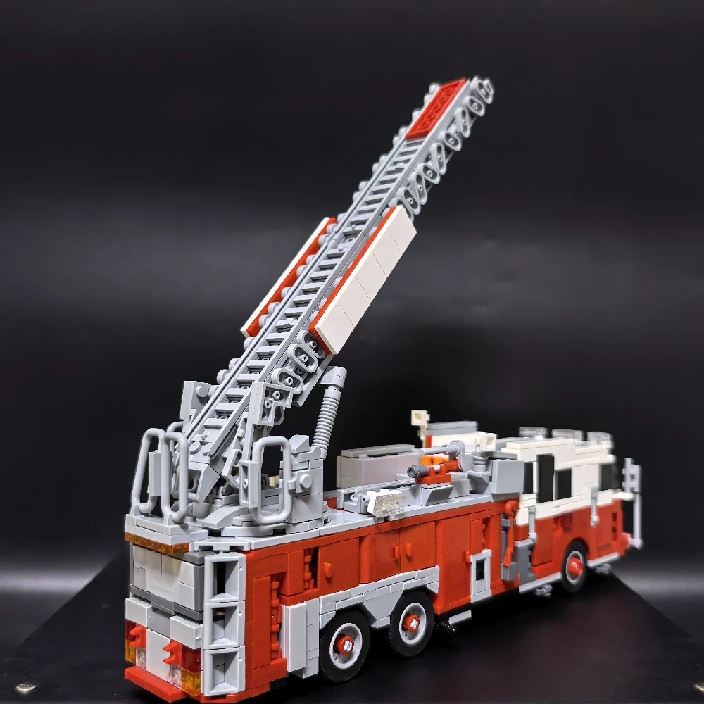 MOC 133201 FDNY - New York - Ladder 102 Bedford Express