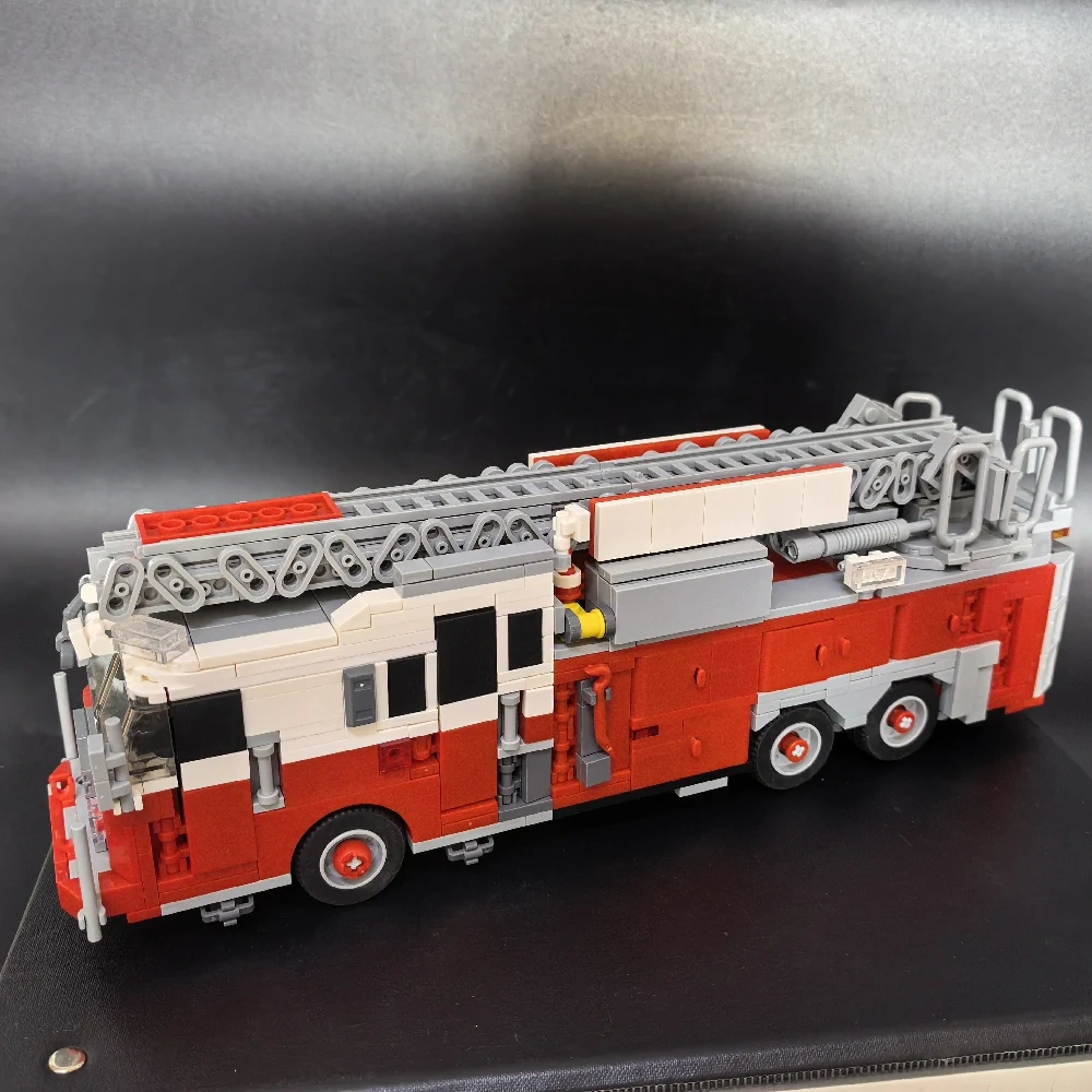 MOC 133201 FDNY - New York - Ladder 102 Bedford Express
