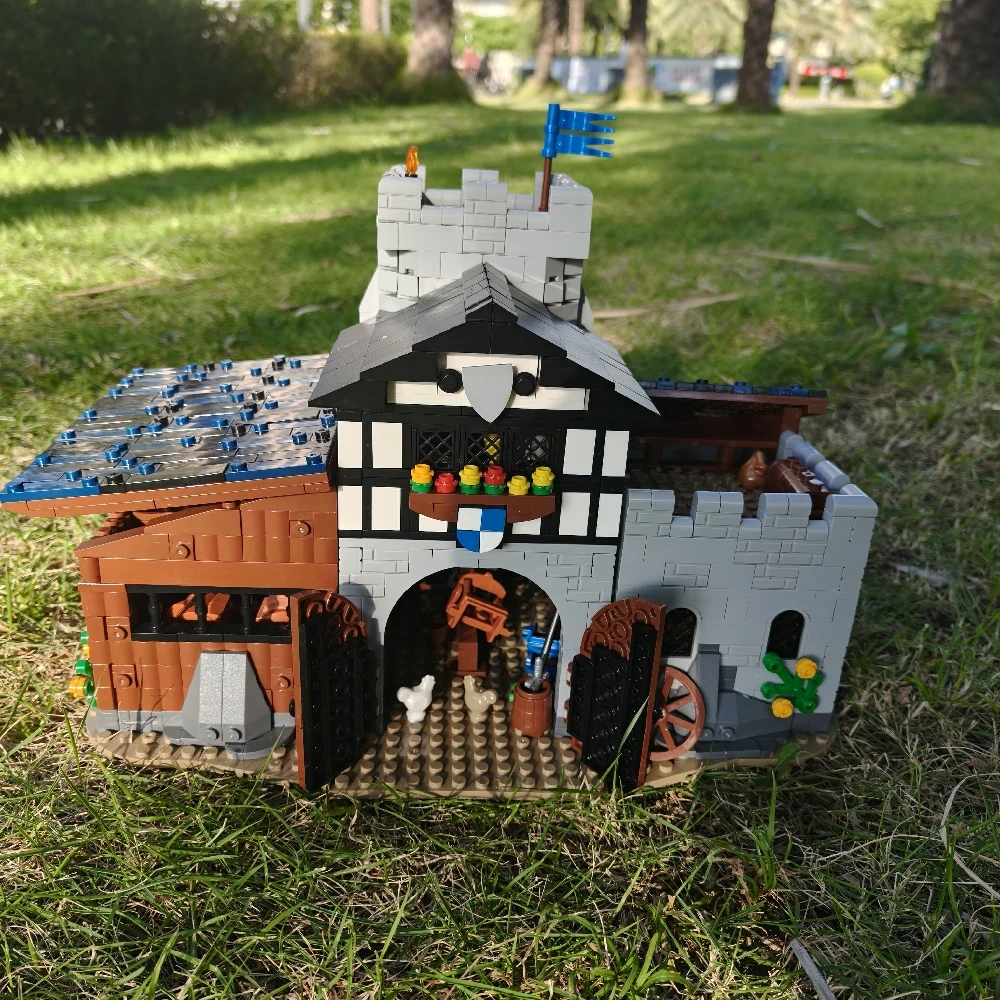 MOC 141494 Falcon's Stable
