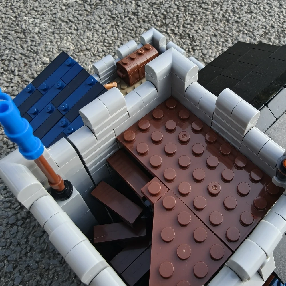 MOC 141494 Falcon's Stable