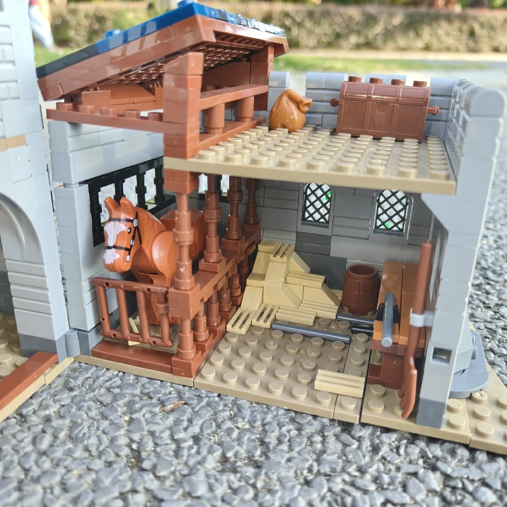 MOC 141494 Falcon's Stable
